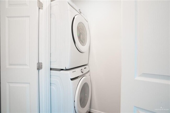 Foto del edificio - 802 Redwood Ave