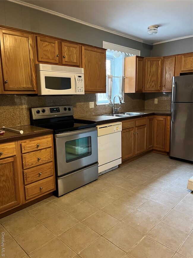 Foto del edificio - 21 Armando Rd