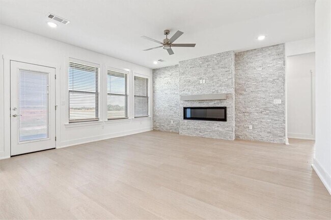 Foto del edificio - 7004 Orange Ave