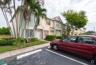 Building Photo - 16721 Hemingway Dr