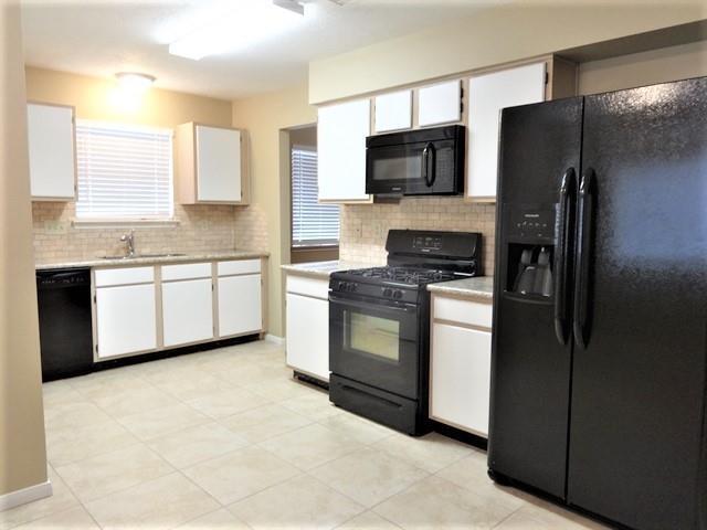 Foto del edificio - 28814 Binefield St