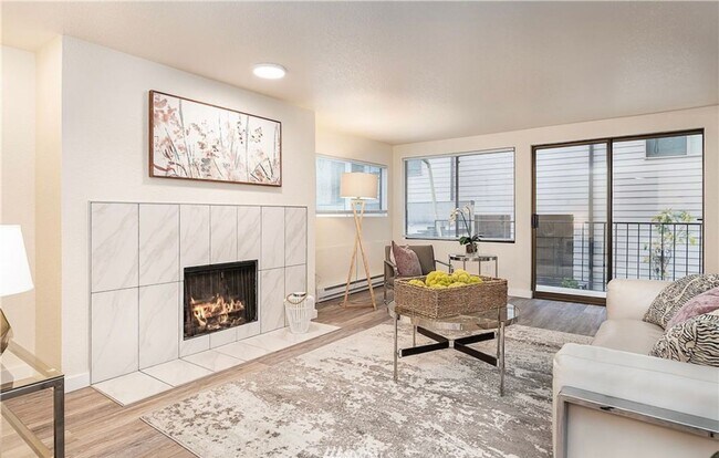 Building Photo - Light Filled Remodeled Condo w/ Fireplace ...