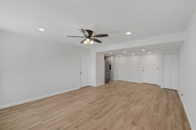 Foto del edificio - 7520 Hornwood Dr