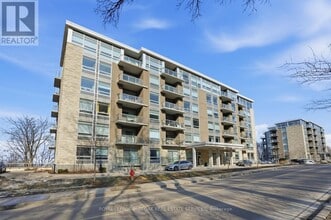 Building Photo - 467 Charlton Ave E