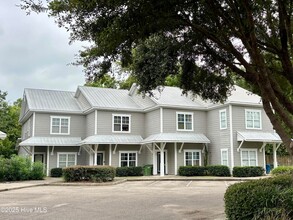 Building Photo - 1617 Shoreline Pl