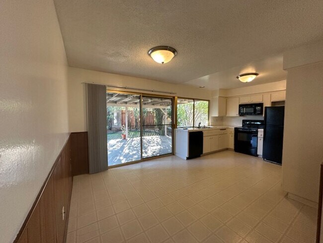 Foto del edificio - Remodeled Thousand Oaks Home
