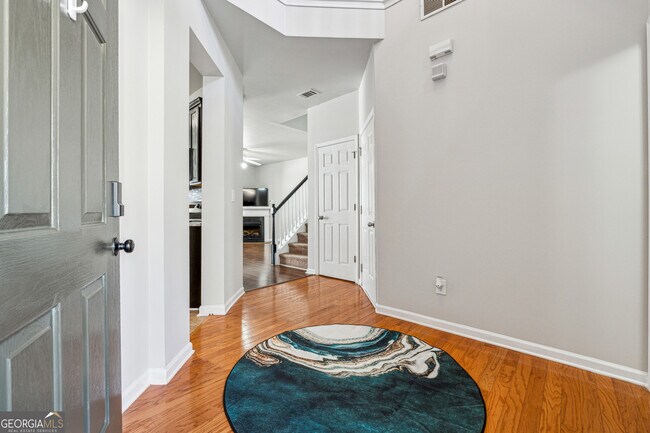 Foto del edificio - 2726 Pierce Brennen Ct NE