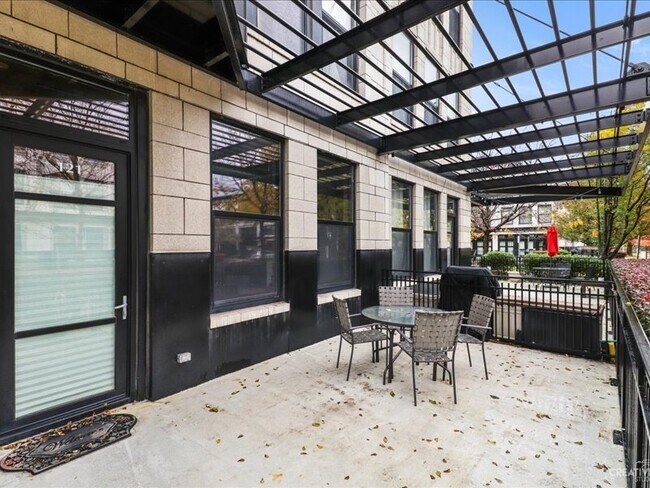 Foto del edificio - 1111 W 15th St