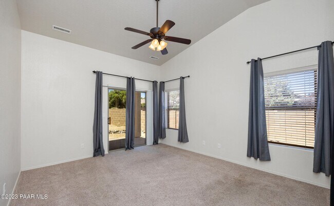 Foto del edificio - 5638 N Ardmore Ave