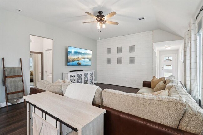 Foto del edificio - 40543 Berylline Ln.