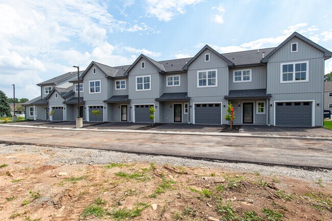 Building Photo - 1076 W 20th Ave