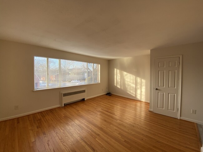 Living Room - Westover Court Apartments