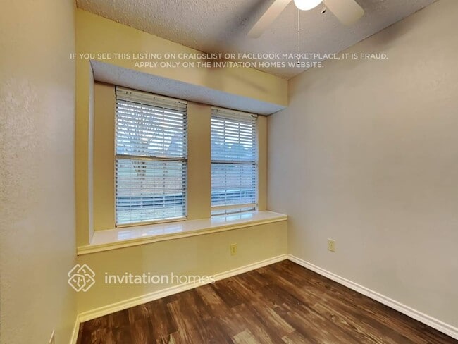 Building Photo - 2506 High Hollow Dr