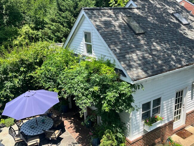 Building Photo - 315 S Highland St