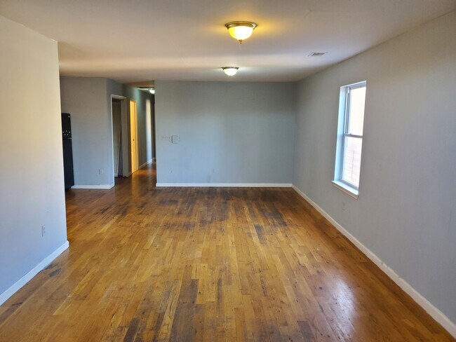 Building Photo - 261 Halladay St