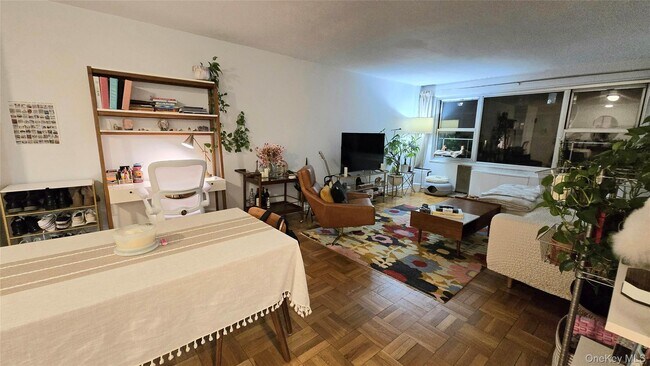 Foto del edificio - 77 W 55th St