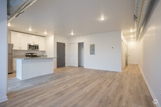 3 BR, 3 BA - 1120 SF - Elmwood Lake Apartments