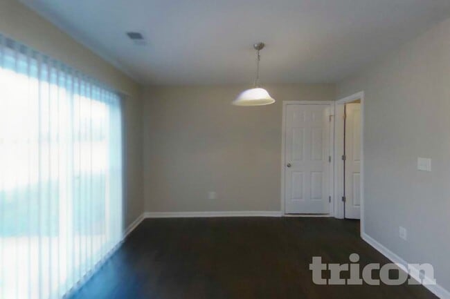 Building Photo - 283 Millen Dr