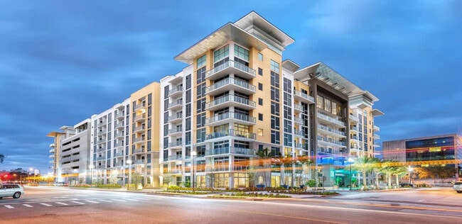 Building Photo - 725 1st Ave S