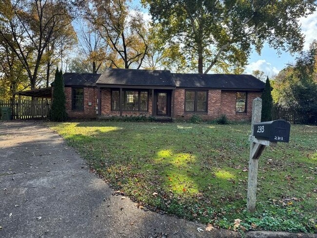 Foto del edificio - 2313 Lynn Rd NW