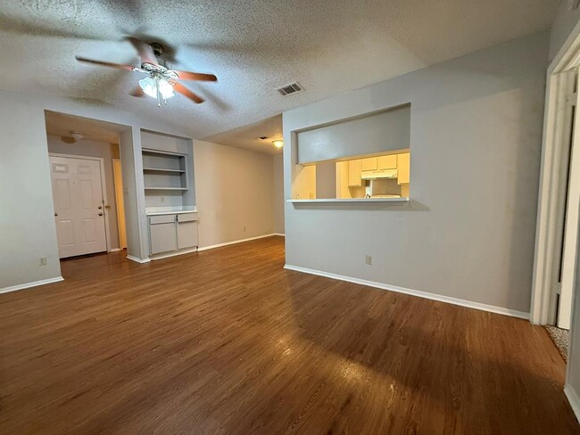 Building Photo - 12812 Tomanet Trail