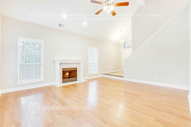 Building Photo - 695 Shore Pl