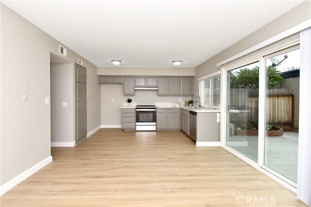 Foto del edificio - 4247 Larwin Ave