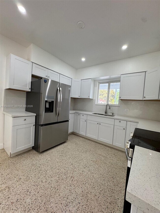 Foto del edificio - 4700 SW 7th St
