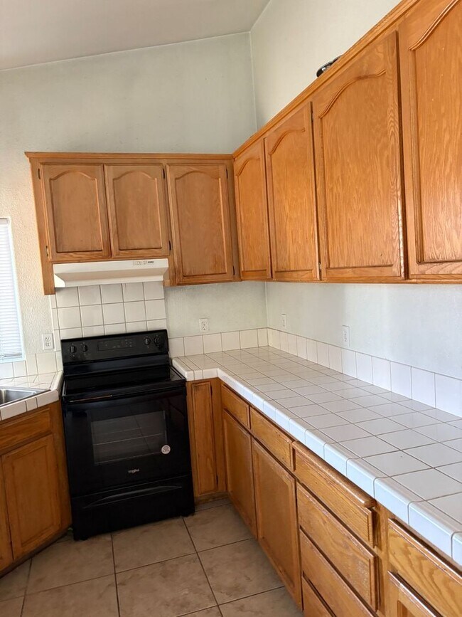 Foto del edificio - 2 WEEKS FREE RENT November Special