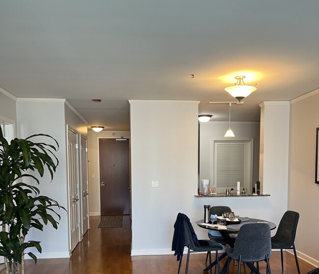 Foto del edificio - 420 E Waterside Dr