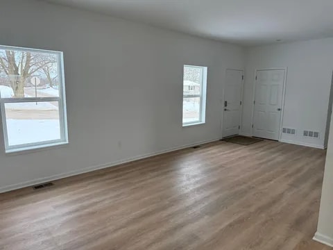 Building Photo - 400 7th St