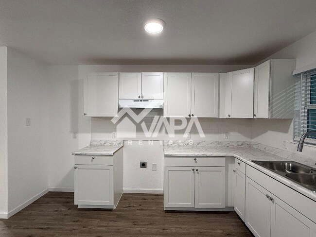 Building Photo - 174 Daytona Dr