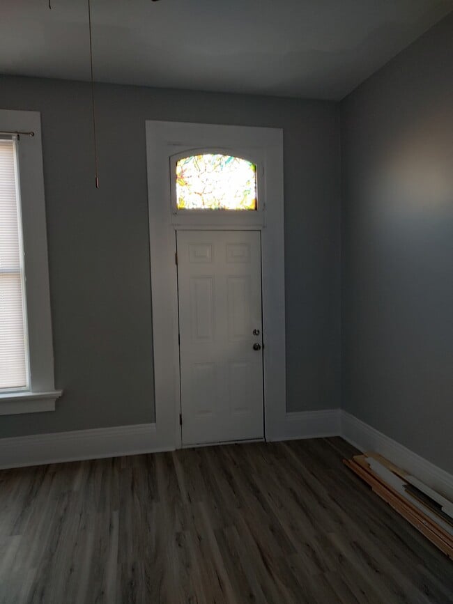 Entrada - 1024 Columbia St