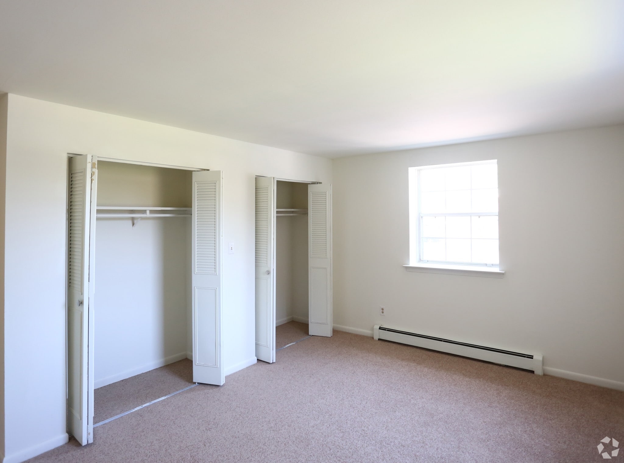 Sherwood Apartments photo 3