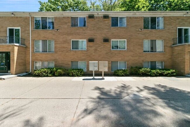 Building Photo - Charming 1 bedroom