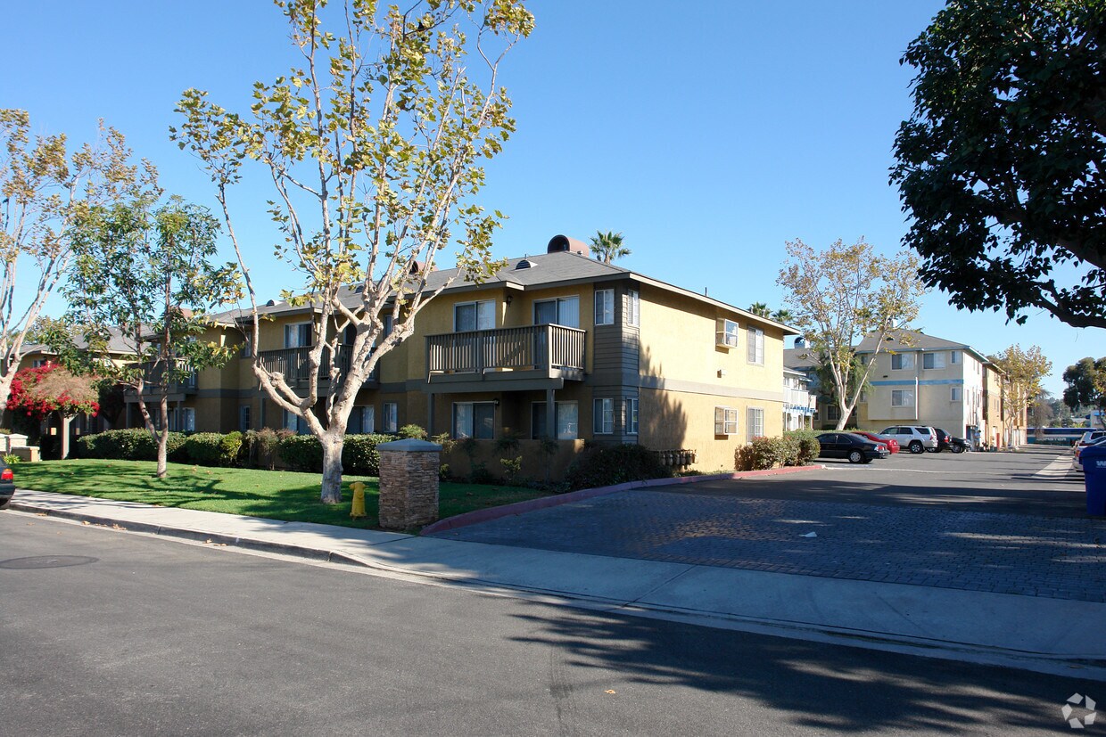 2155 Lincoln St, Carlsbad, CA 92008 Apartments 2155 Lincoln St Carlsbad, CA