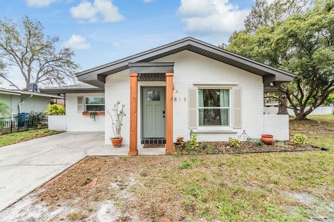 Building Photo - 1813 Chinaberry Dr