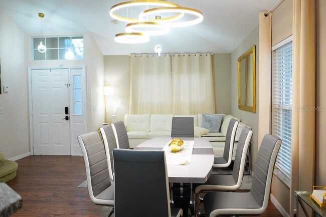 Building Photo - 2592 Chatham Cir