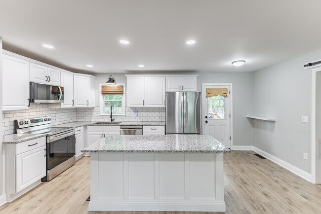 Building Photo - 2409 Halmac Dr NW