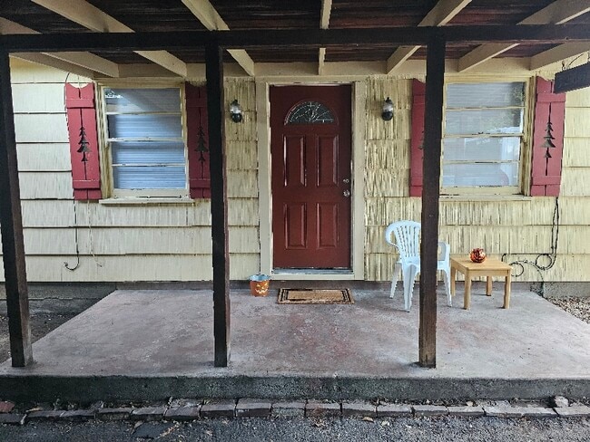 Building Photo - 3265 Hillview Ln