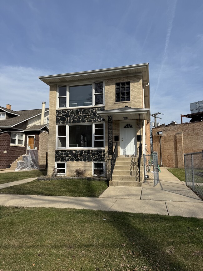 Foto del edificio - 6849 N Overhill Ave