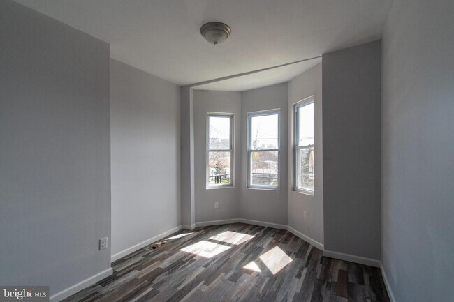 Foto del edificio - 619 N Jackson St