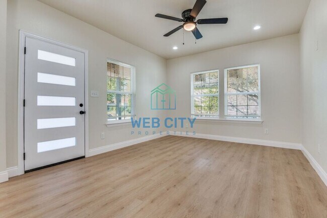 Foto del edificio - 4900 Leland Ave