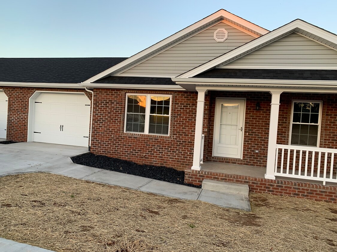 Primary Photo - 1566 Thurman Rd