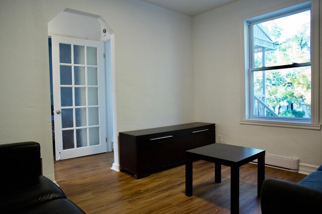 Photo du bâtiment - 1850 Rue Allard