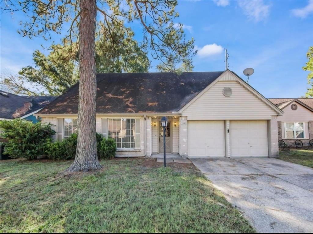 Foto principal - 8322 Old Maple Ln