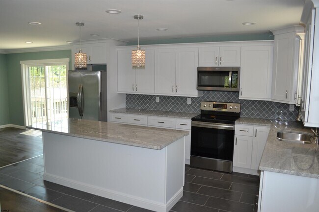 Building Photo - 202 Harbor Dr
