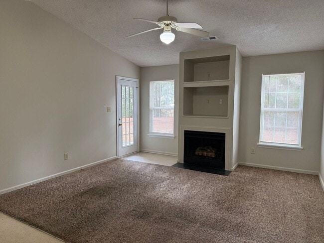 Foto del edificio - Nice 2 bedroom, 2 bath duplex