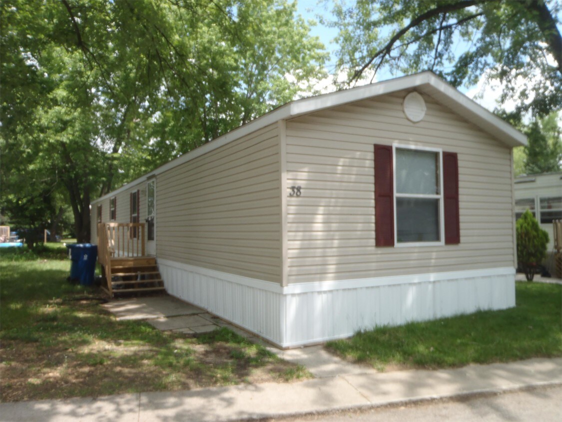 2985 Gady Rd Unit 038, Adrian, MI 49221 Room for Rent in Adrian, MI