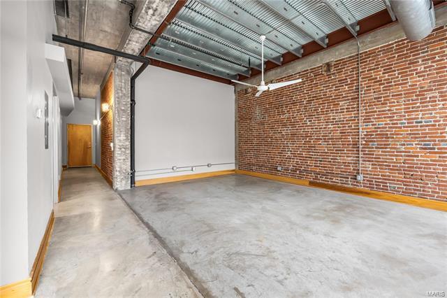 Building Photo - 2201 Locust St